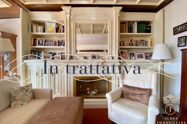 Elegante Appartamento con Vista Panoramica sul Mare